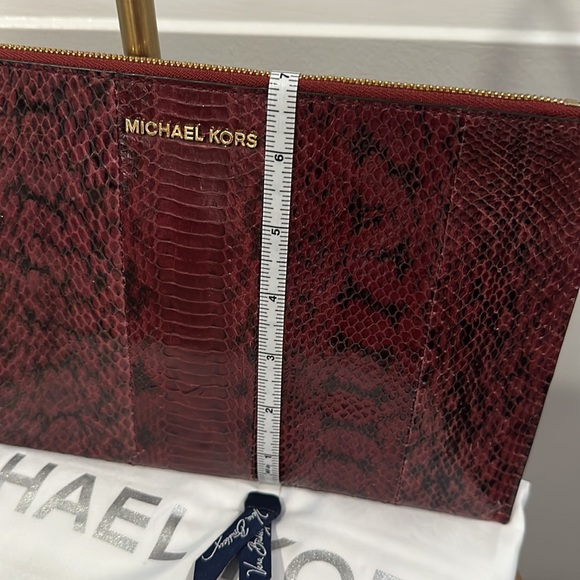 Authentic MICHAEL Michael Kors Genuine Snakeskin Clutch/Wristlet, EUC - Picture 15 of 16
